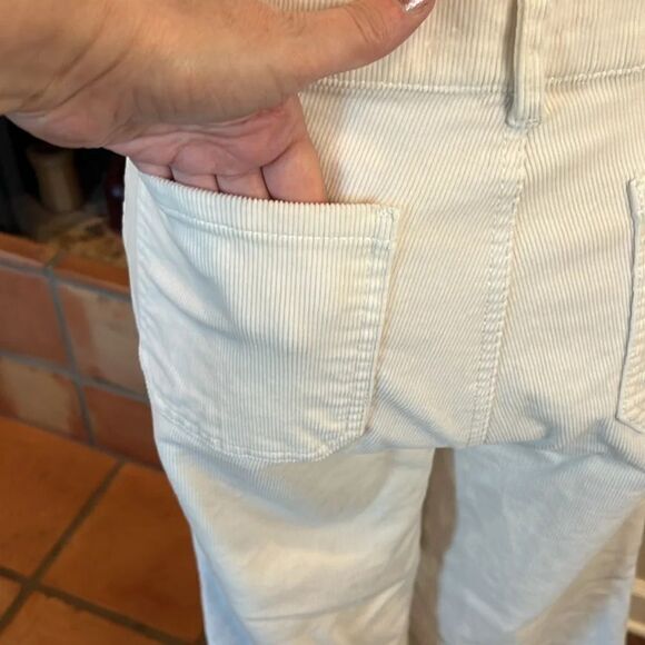 Ann Taylor The Patch Pocket Corduroy Flare Pant in Winter White, size 8 - Picture 6 of 9